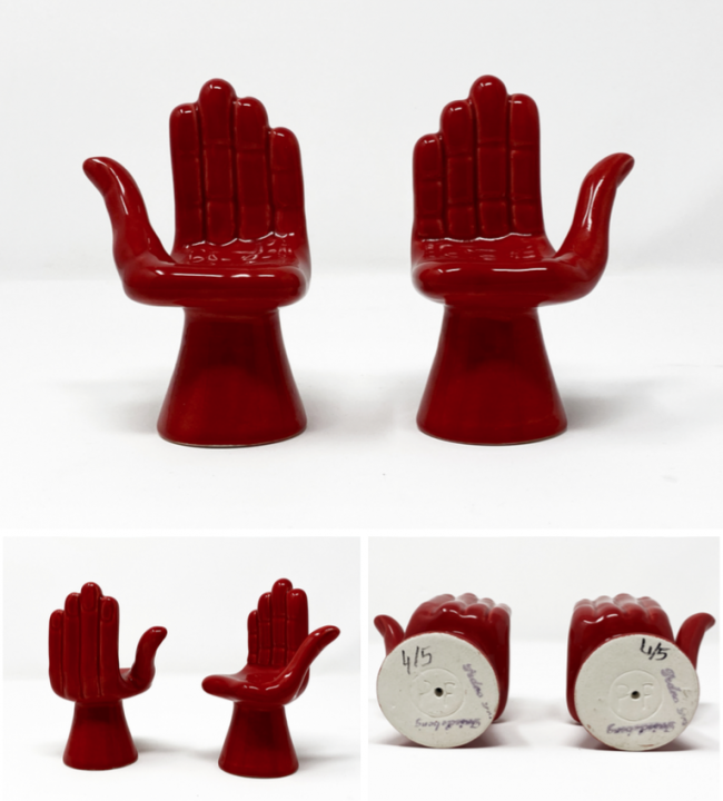 Par de manos de porcelana roja